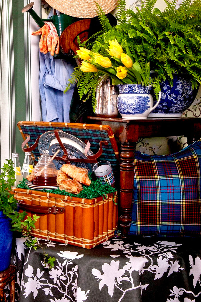 Cavendish Floral in Boxwood Green