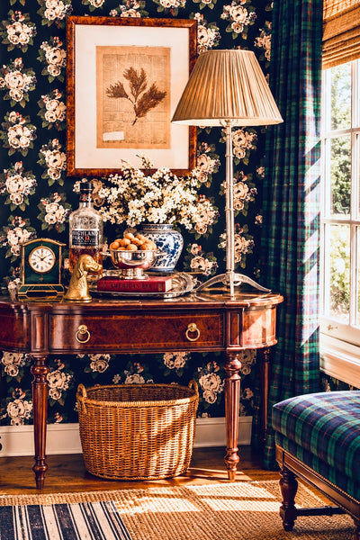 Arcadia Floral Wallpaper in Lacquer Black